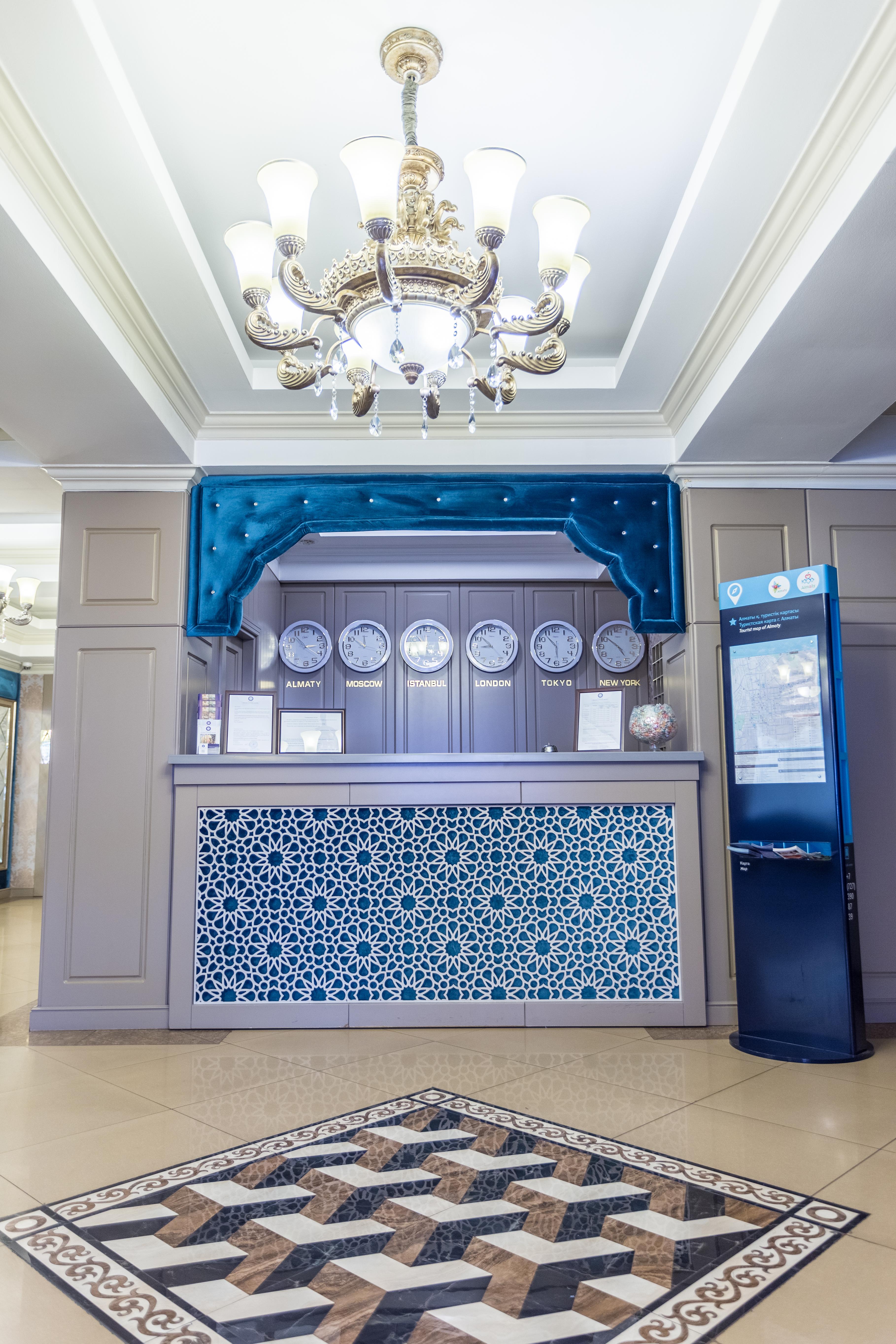 אלמטי Grand Sapphire Hotel מראה חיצוני תמונה