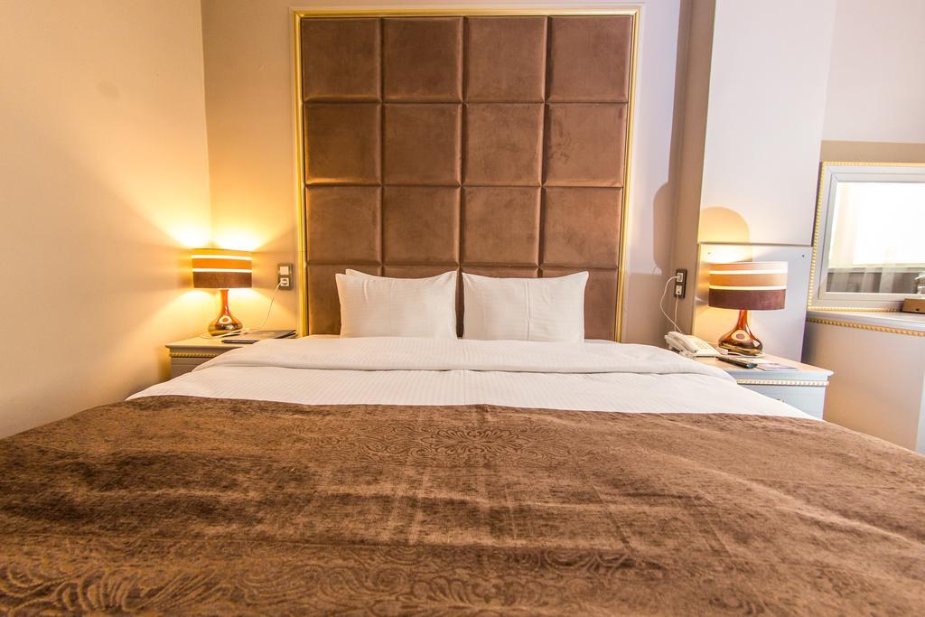 אלמטי Grand Sapphire Hotel מראה חיצוני תמונה