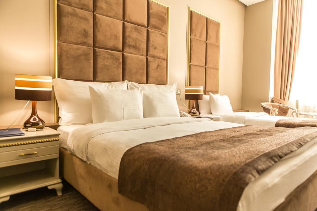 אלמטי Grand Sapphire Hotel מראה חיצוני תמונה
