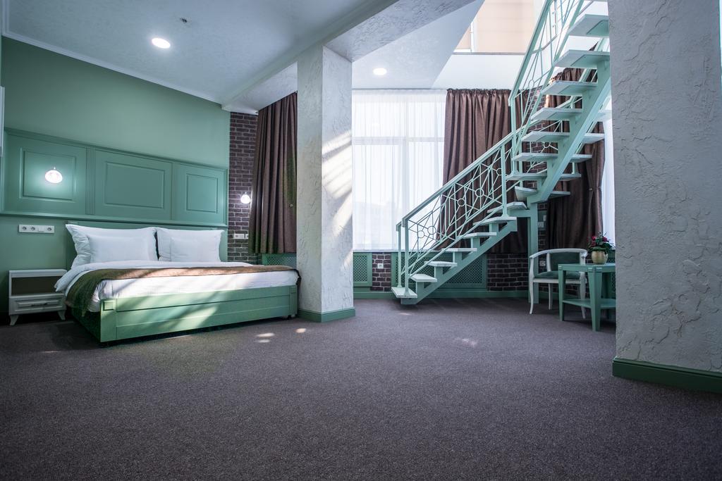 אלמטי Grand Sapphire Hotel מראה חיצוני תמונה