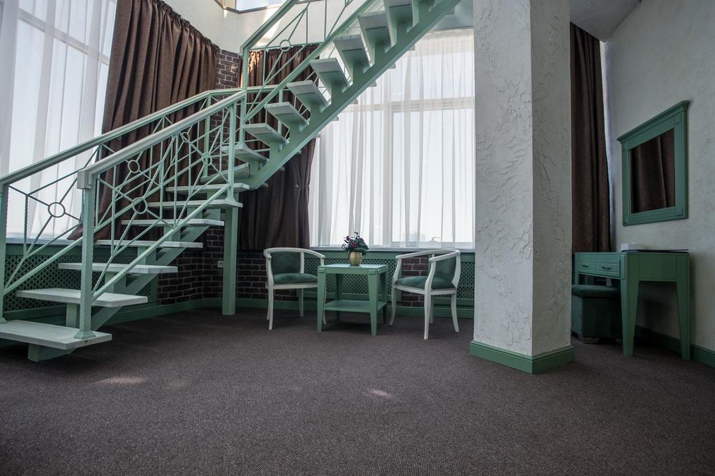 אלמטי Grand Sapphire Hotel מראה חיצוני תמונה