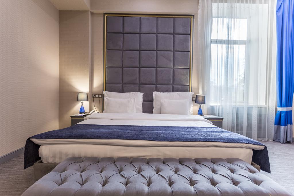 אלמטי Grand Sapphire Hotel מראה חיצוני תמונה