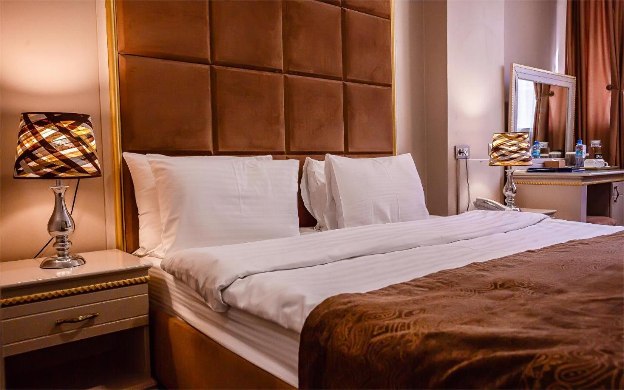 אלמטי Grand Sapphire Hotel מראה חיצוני תמונה